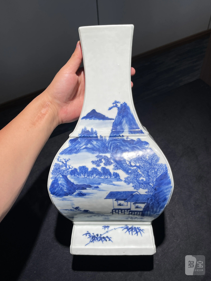 清中期 青花人物纹方瓶一对 - 图17